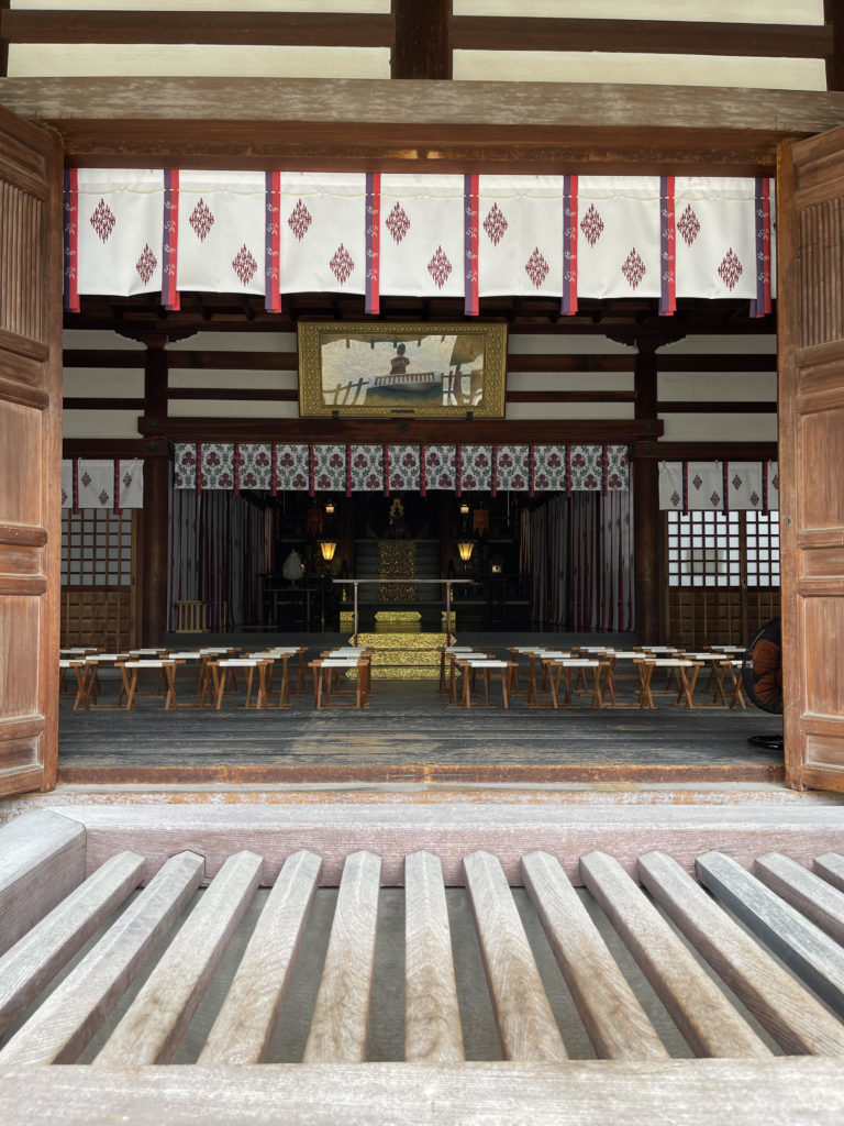 御本殿