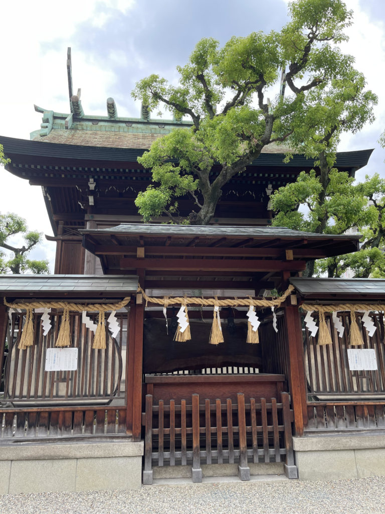 本殿裏の参拝所